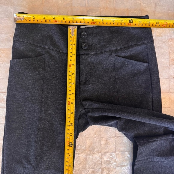 CAbi Lean Trouser Ponte Cigarette Pants Business Casual Slimming size 2 like new - Picture 5 of 9